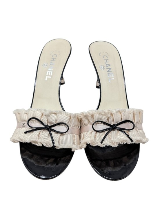 CHANEL Shoes - Chanel Ruffled Bow Interlocking CC Patent Black Ivory Mule Dress Up Sandal EU 40